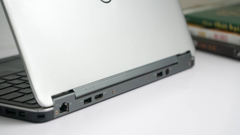 Dell Latitude E7240 i7 4600U | RAM 4 GB | SSD 128GB | 12.5” HD | Card on