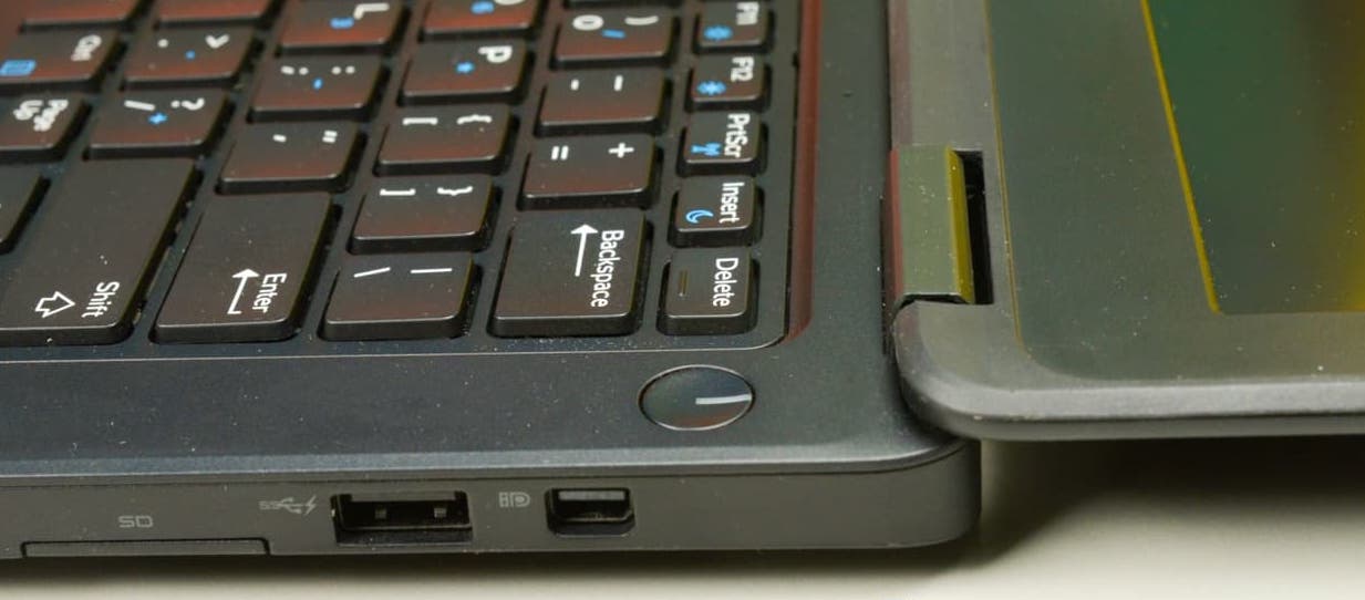 Laptop Dell Latitude E5250 i5-5300U, 4GB, SSD 120GB, Full HD cảm ứng