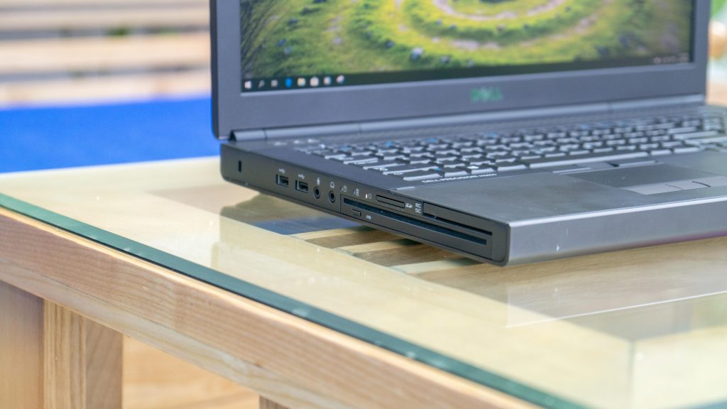 Dell Precision M6800 Mobile Workstation i7 4800MQ | RAM 16GB | SSD 256GB + HDD 1TB | 17.3″ Full HD | VGA K4100-DDR5