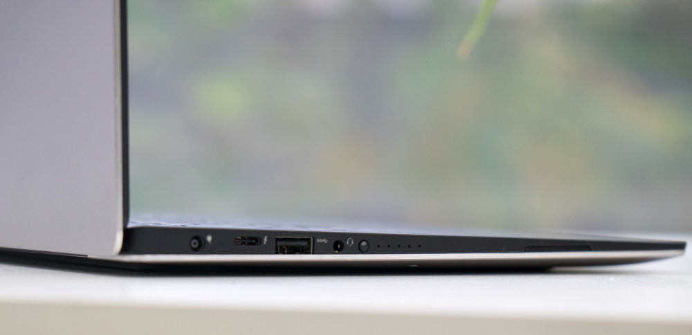 Dell XPS 13 9360 Likenew 98-99% | i5-7200U | Ram 8GB | SSD 256GB PCIe | 13.3 inch Full HD (1920 x 1080)| Intel HD Graphics 620