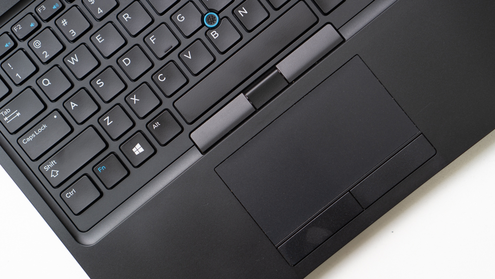 Laptop Dell Latitude 5590 – i7 8650U | 8G | 256GB SSD | 15.6FHD | VGA Intel HD 620
