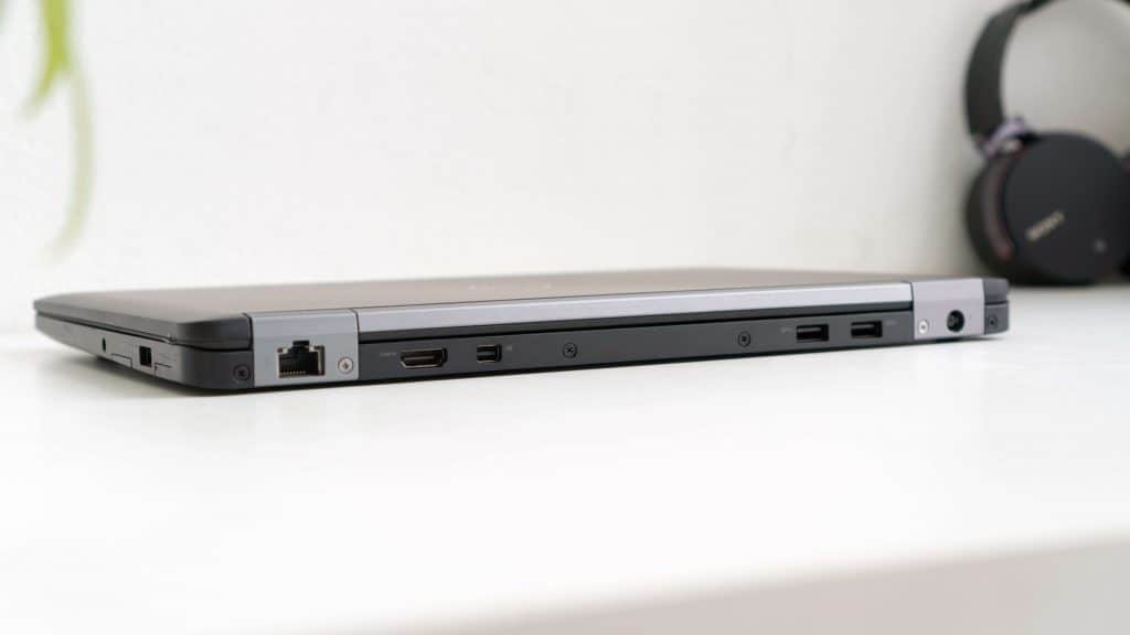 Laptop Dell Latitude E7270 | i5 6300U | RAM 8GB | Ổ SSD 256GB | MÀN 12.5″ HD không cảm ứng