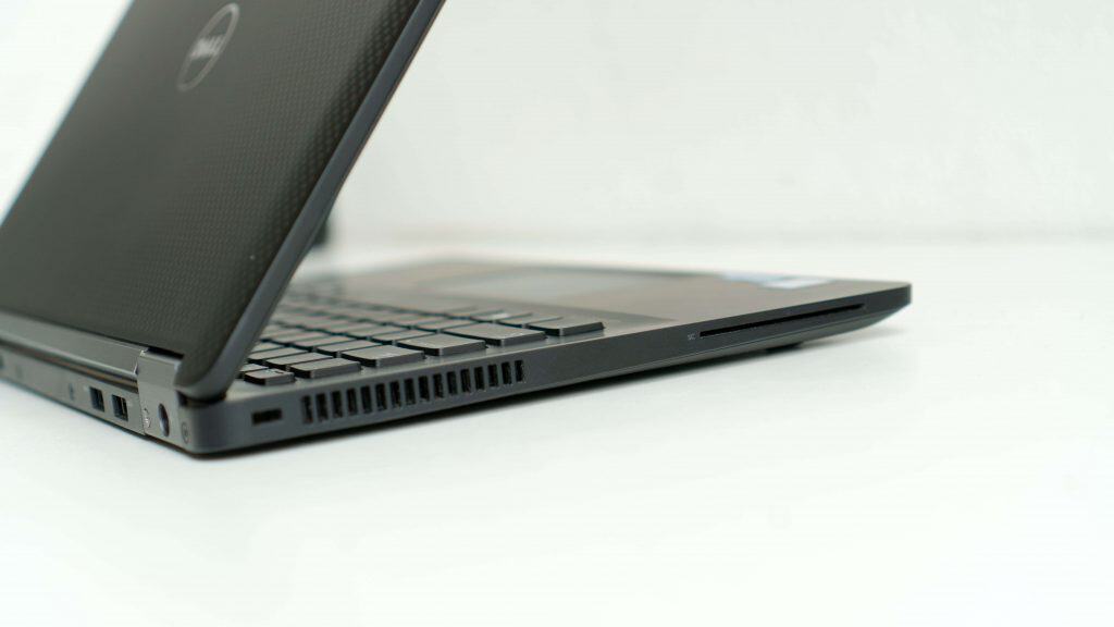 Laptop Dell Latitude e7270 | i5*6300U | RAM 8GB | Ổ SSD 256GB | MÀN 12.5″ FULL HD CẢM ỨNG
