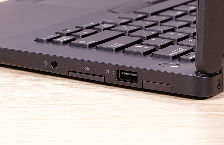 Laptop Dell Latitude E7470 | i5 6300U | RAM 8G | Ổ SSD 256GB | MÀN 14.0 Full HD