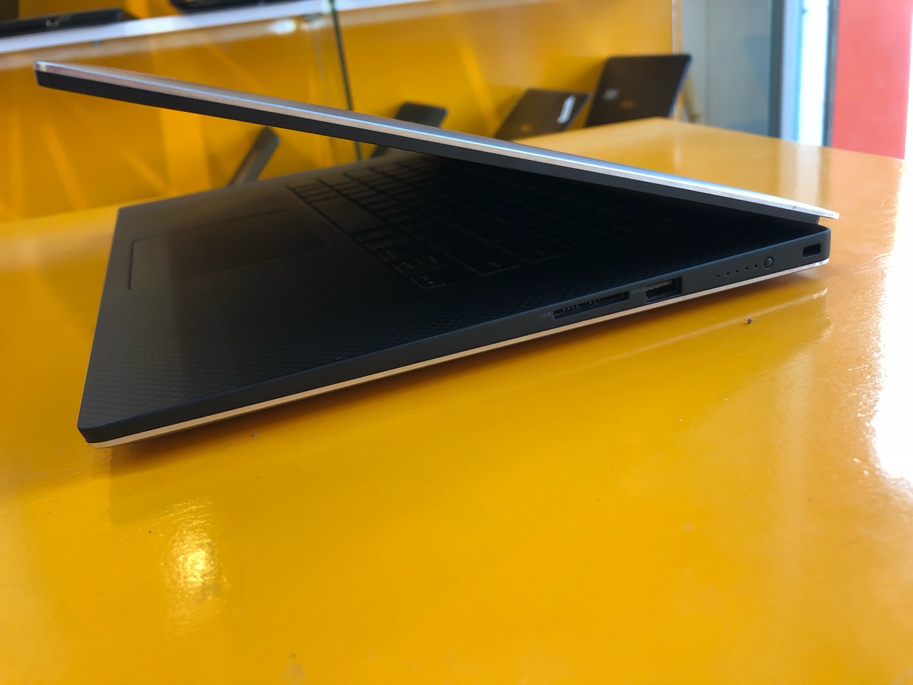 Laptop Dell Precision 5510 Likenew 99% i7 6820HQ | 8GB | SSD PCIe 256GB | Nvidia Quadro M1000M | FHD
