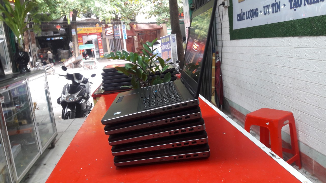 Laptop Dell Precision 7510 Core i7- 6820HQ | Ram 8GB | SSD 256G | VGA M1000M | Màn 15.6 Full HD