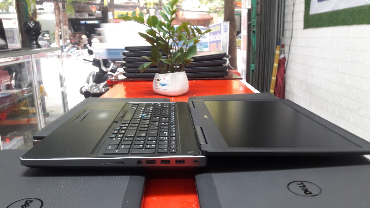 Laptop Dell Precision 7510 Core i7- 6820HQ | Ram 8GB | SSD 256G | VGA M1000M | Màn 15.6 Full HD