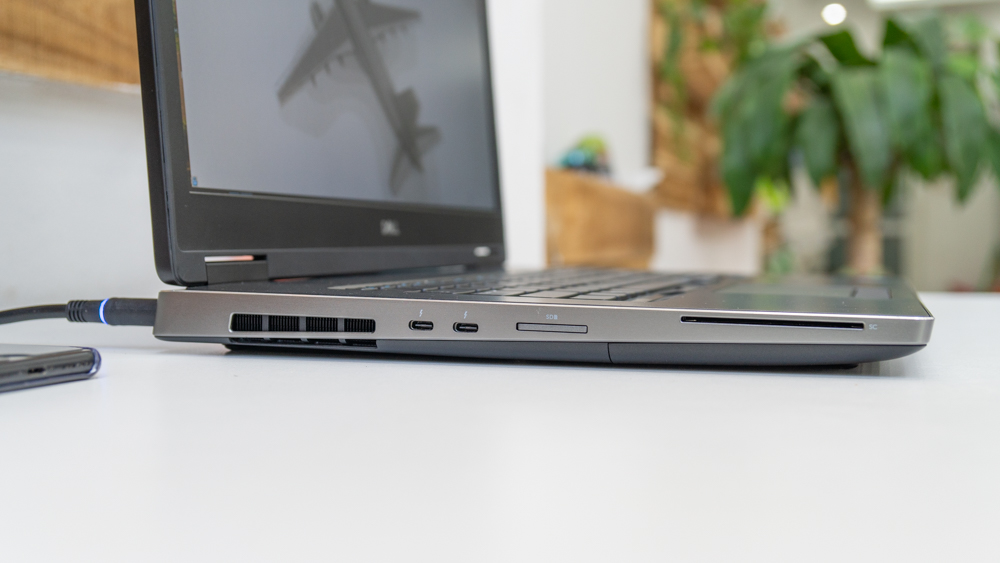 Laptop Dell Precision 7730 Core i7 – 8750H | RAM 16GB | SSD 512GB | P4200 | 17.3 FHD