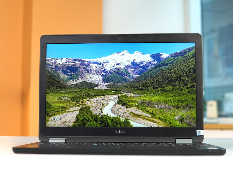 Laptop Dell Precision 3510 i7-6820HQ | 8GB | SSD 256GB| AMD FirePro W5130M (2GB) | 15.6″ Full HD