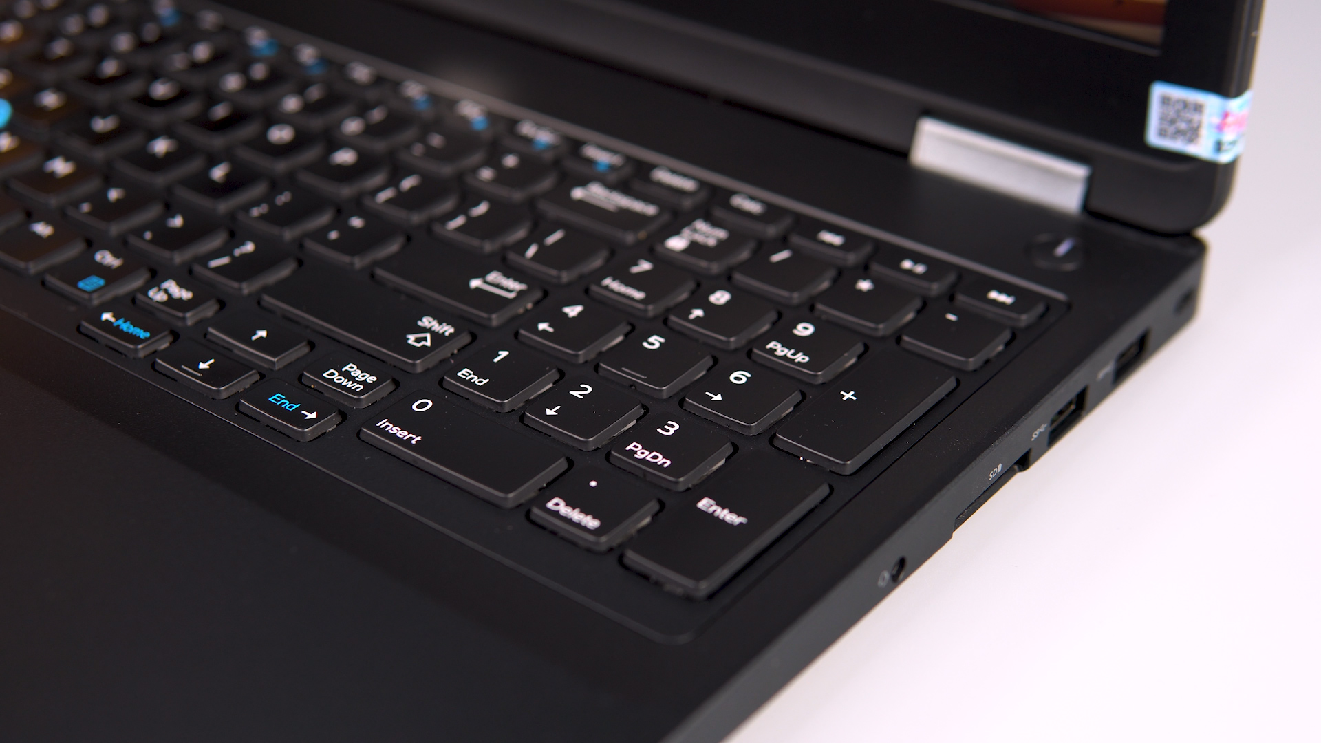 Laptop Dell Precision 3510 i7-6820HQ | 8GB | SSD 256GB| AMD FirePro W5130M (2GB) | 15.6″ Full HD